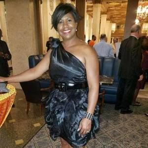 Meet your Posher, Monique